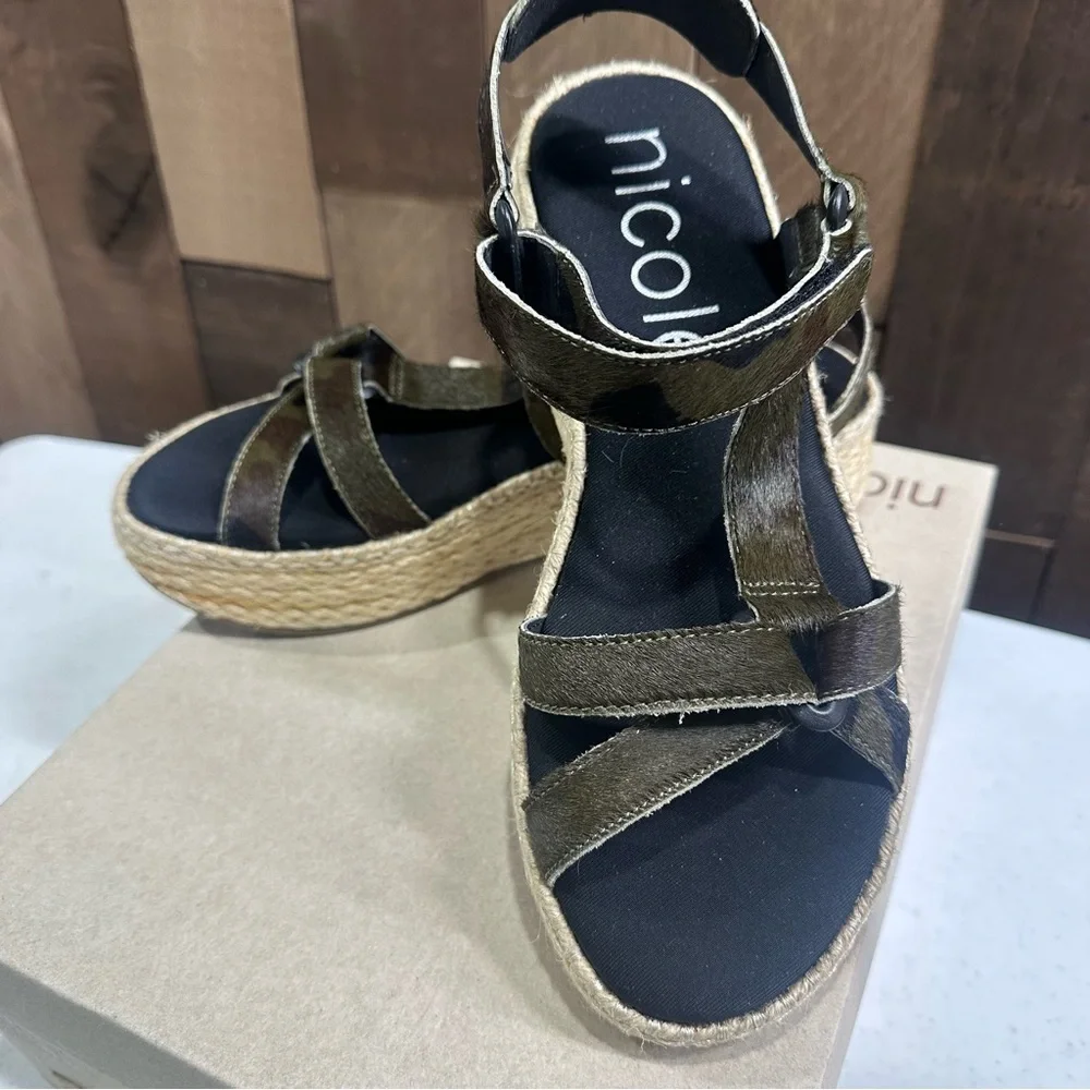 Nicole camouflage strap closure Platform Sandals SIZE 8 brown green tan NEW